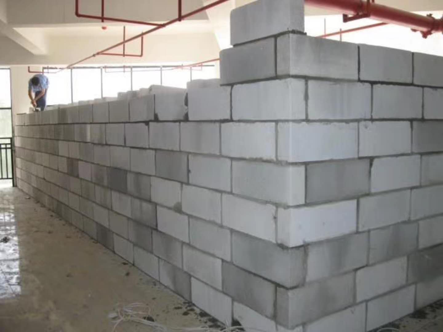新芜蒸压加气混凝土砌块承重墙静力和抗震性能的研究